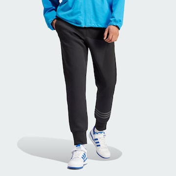 Regular Pantaloni de la ADIDAS ORIGINALS pe negru: față