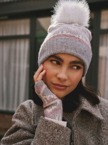 Next - Gorros em cinzento