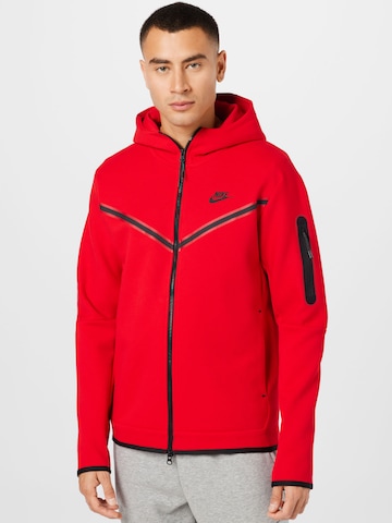 Hanorac de la Nike Sportswear pe roșu: față