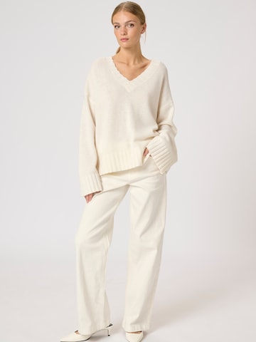 Pull-over 'Huxi' My Essential Wardrobe en blanc