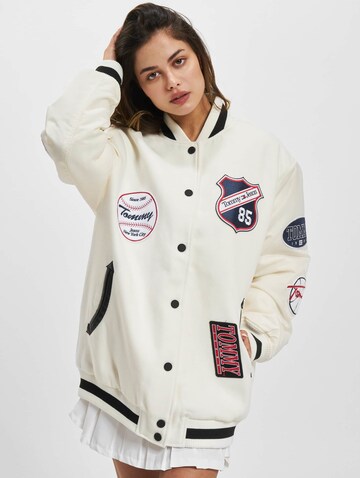 Veste mi-saison Tommy Jeans en blanc : devant