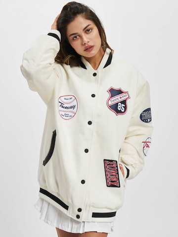 Tommy Jeans Tussenjas in Wit: voorkant