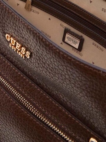GUESS - Bolso de mano 'Guess Sacs à main Silvye Bucket Espresso' en marrón