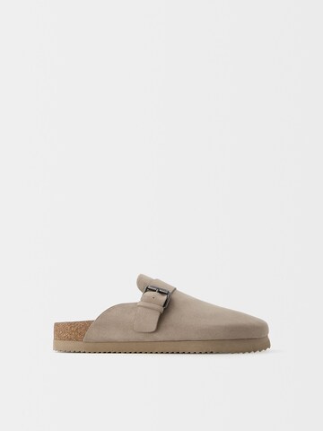 Bershka Clogs in Beige