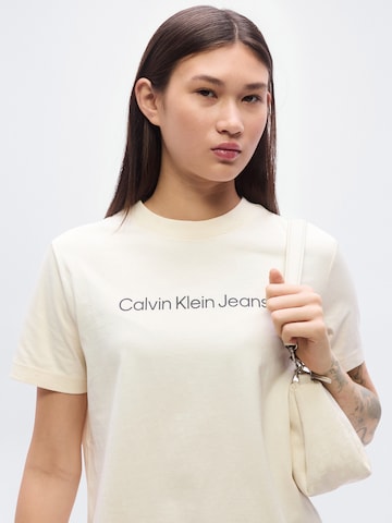 Calvin Klein Jeans Μπλουζάκι 'CLASSIC' σε λευκό