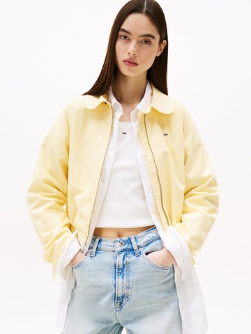 Tommy Jeans Tussenjas in Geel: voorkant