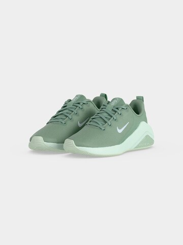 Chaussure de sport 'Bella 7' NIKE en vert