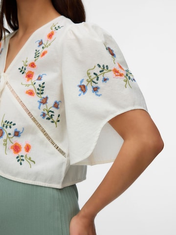 Vero Moda Maternity Bluse in Weiß