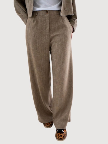 WEARABLE STORIES Wide Leg Bundfaltenhose 'Joy' in Beige: Vorderseite