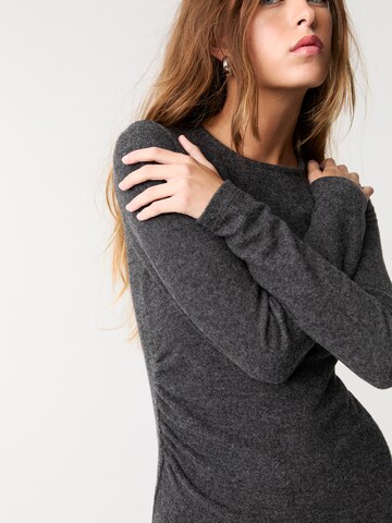 Pull&Bear Sweater in Grey