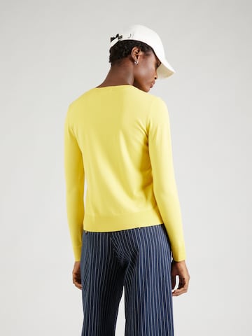 Sisley Пуловер в жълто