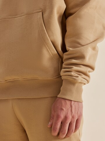 DAN FOX APPAREL Sweatshirt 'Dean' in Beige