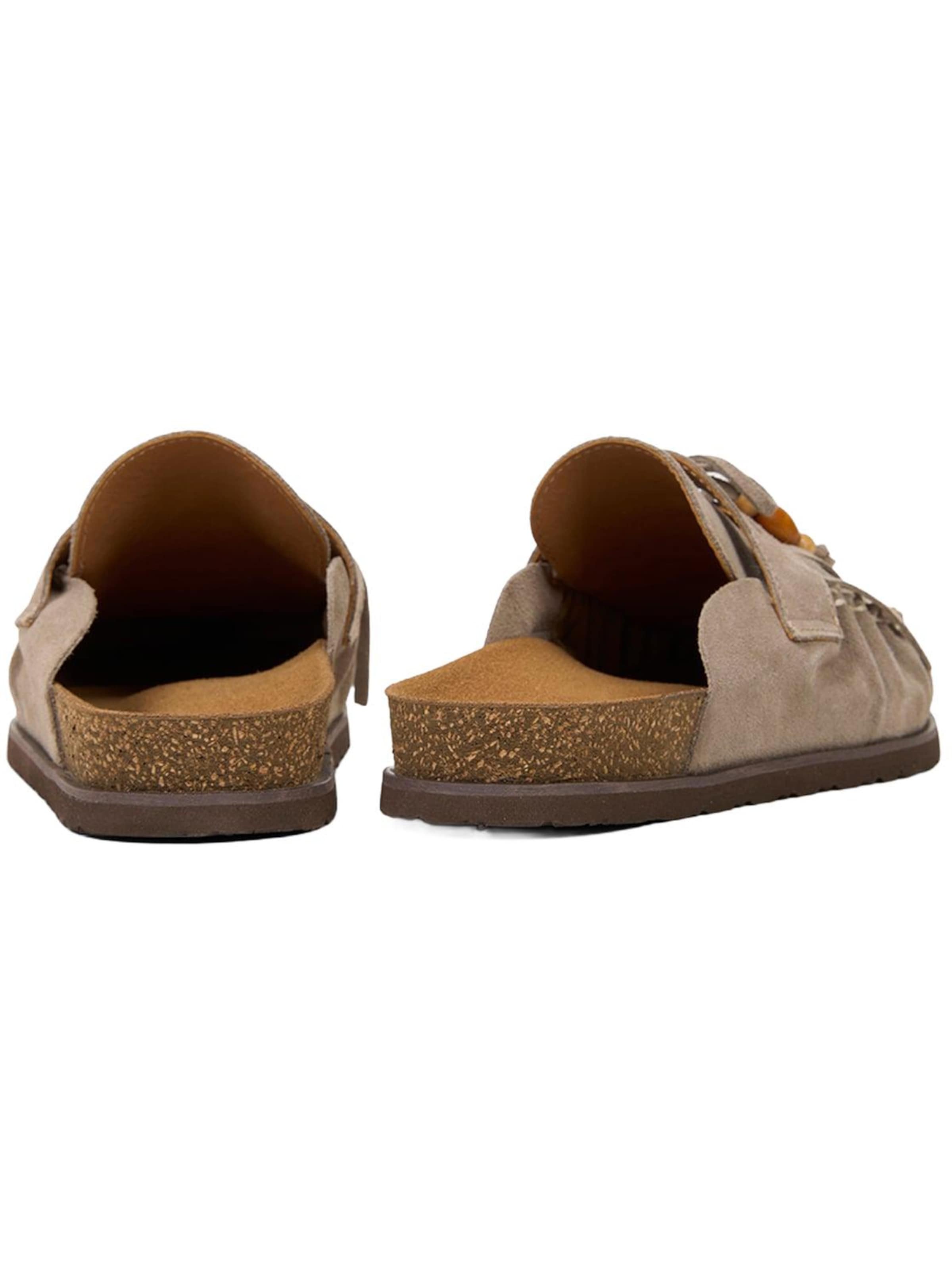 Desa Slippers in Beige