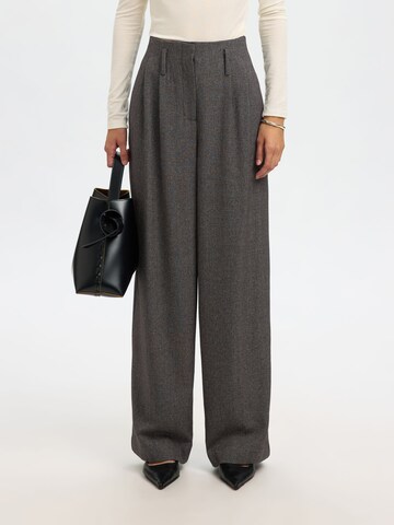 Wide Leg Pantalon à pince SELECTED en noir : devant
