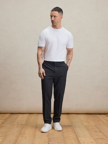 DAN FOX APPAREL Normální Kalhoty s puky 'Eduard' – šedá