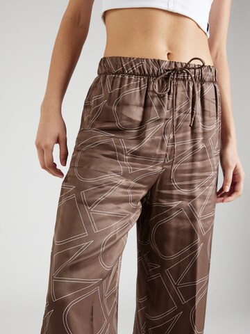 Wide leg Pantaloni di Calvin Klein in marrone