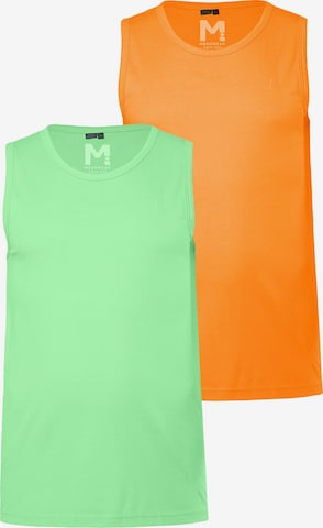 Men Plus Shirt in Green: front