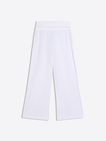 Bershka Široke hlačnice Hlače | bela barva