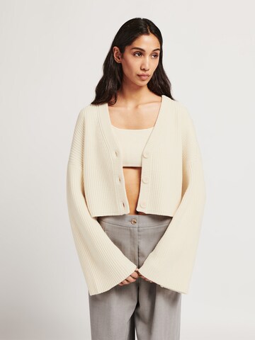 Cardigan 'Charlotte' Lezu en beige : devant