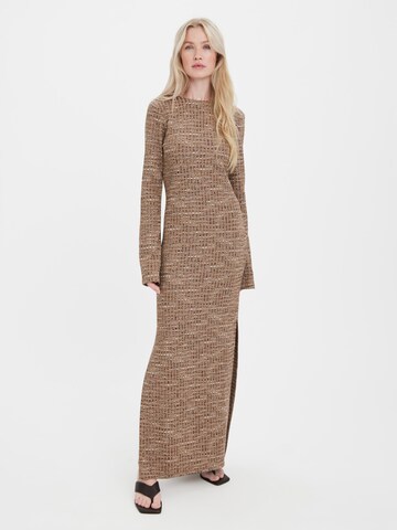 Robe Vero Moda Collab en marron : devant