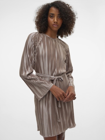 Robe 'RIKKI' VERO MODA en marron