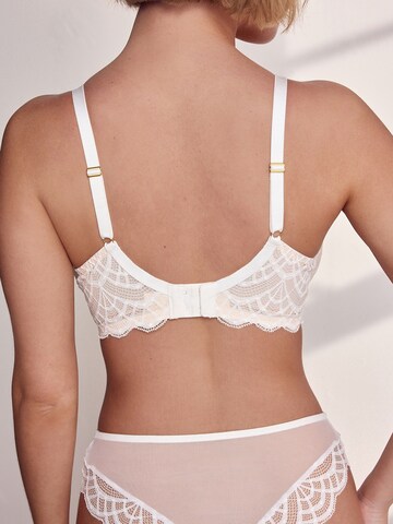 Invisible Soutien-gorge 'Chloe' Next en blanc
