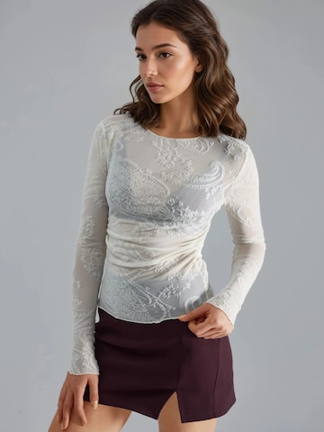 Busem Bluse in Weiß: Vorderseite
