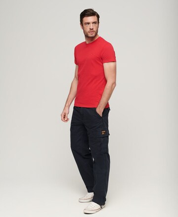 T-Shirt 'Essential' Superdry en rouge