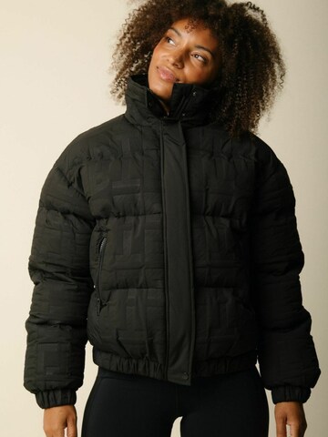 Veste mi-saison ' Cartel x Align ' Copenhagen Cartel en noir : devant