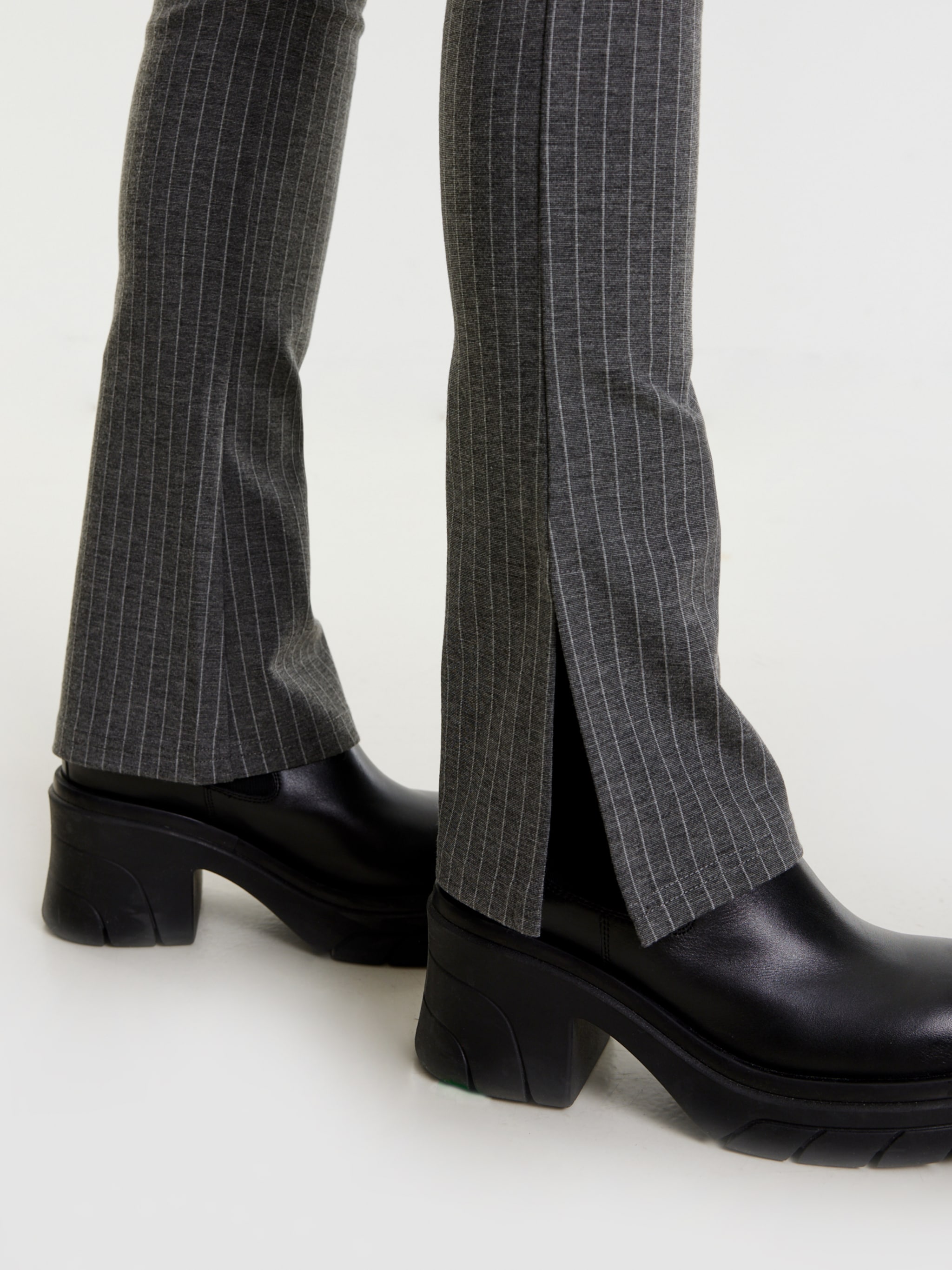 EDITED Productos Pantalón 'Zihna' gris
