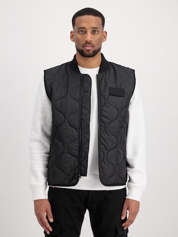 ALPHA INDUSTRIES Vest in Black: front