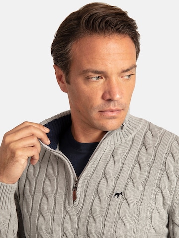 Williot Hair Braid Pattern Half Zip Soft Touch pullover in Grau