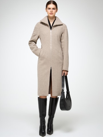 Cappotto invernale 'Zoelle' di V S P in beige