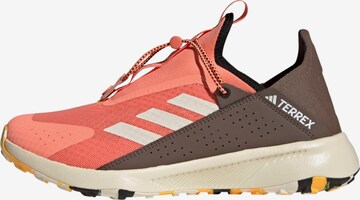 Chaussure basse 'Voyager 21' ADIDAS TERREX en orange : devant