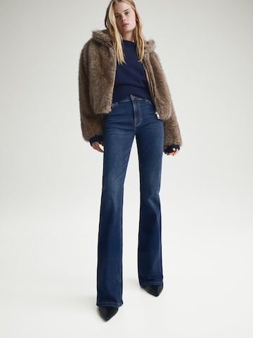 Bershka Разкроени Дънки в синьо: отпред