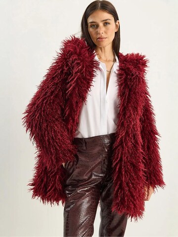 Cappotto invernale di Bianco Lucci in rosso