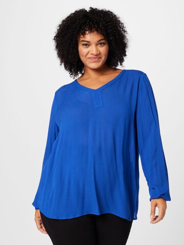 KAFFE CURVE - Blusa 'Ami' en azul: frente