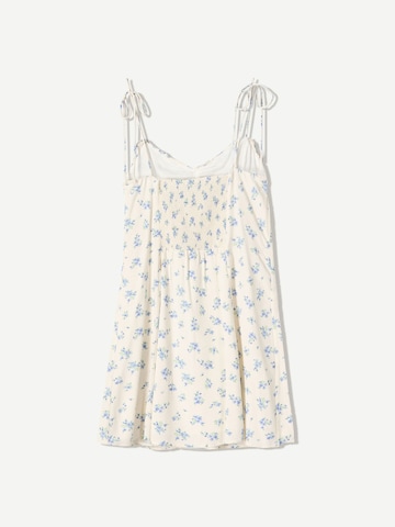 Bershka Sommarklänning i vit