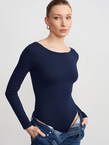 Dilvin - Blusa body em azul