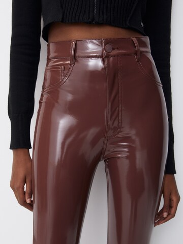 Skinny Pantalon Pull&Bear en marron