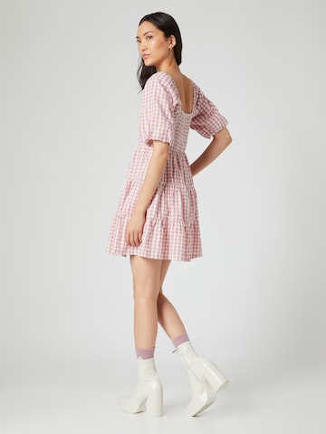 Daahls by Emma Roberts exclusively for ABOUT YOU Kleid 'Sunny' in Pink