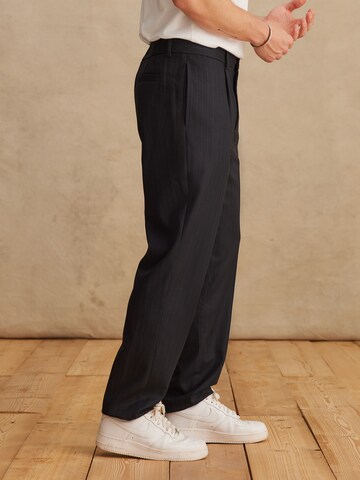 DAN FOX APPAREL Regular Pleat-front trousers 'Mert' in Blue