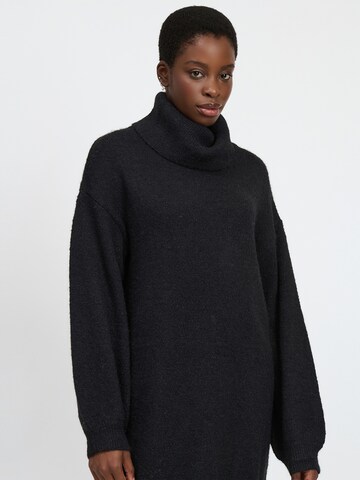 Influencer Oversized Sweater in Black