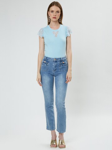 Influencer Flared Jeans in Blauw