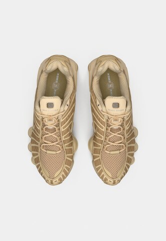 NIKE - Sapatilhas baixas 'SHOX' em bege