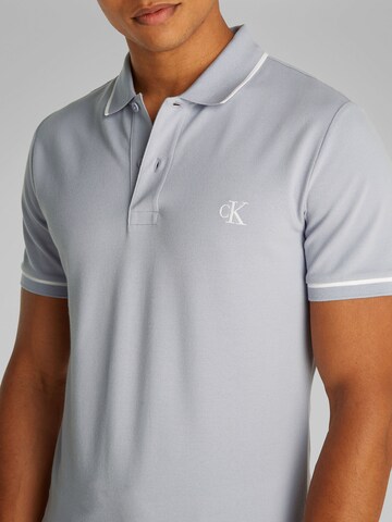Calvin Klein Jeans T-shirt i blå