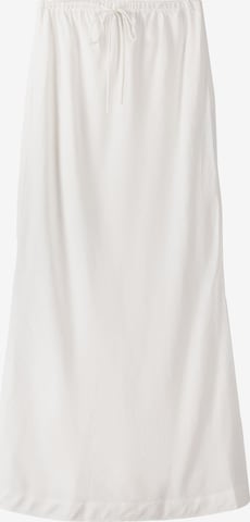 Bershka Skirt in White: front