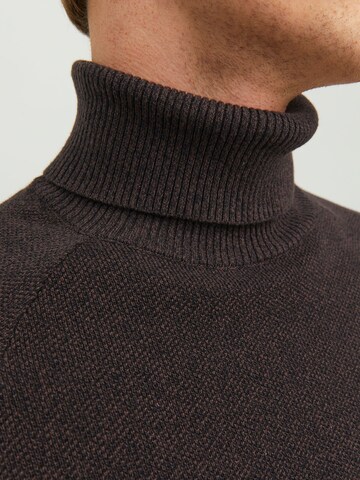 JACK & JONES Sweter 'Hill' w kolorze brązowy