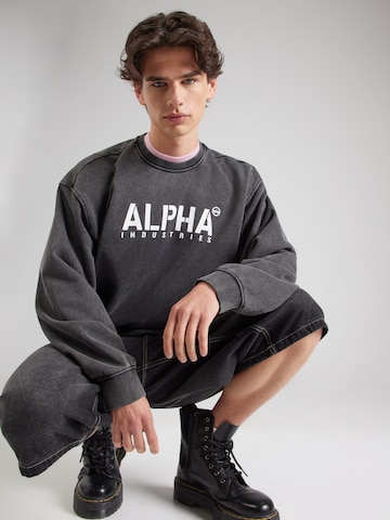 ALPHA INDUSTRIES Sweatshirt i svart: framsida