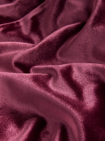Next Jurk in Rood